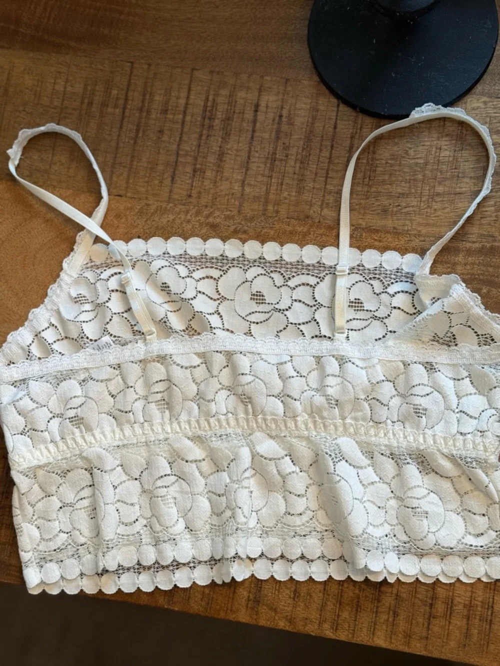 Hanky Panky White Lace Tag with Purple Accent